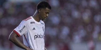 Carlinhos atacante do Flamengo