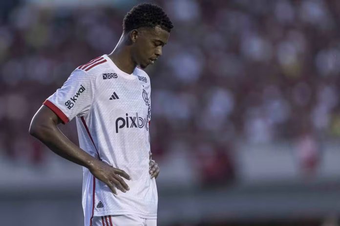 Carlinhos atacante do Flamengo