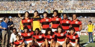 Time do Flamengo 1982: Leandro, Raul, Figueiredo, Marinho, Andrade e Júnior; Lico, Adílio, Nunes, Zico e Tita