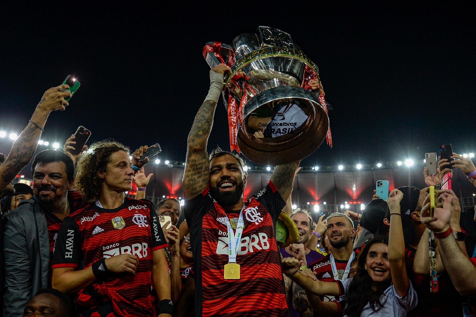 Gabigol ergue a Taça, Flamengo Tetracampeão da Copa do Brasil 2022