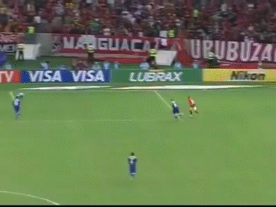 Elias marca o gol da vitória do Flamengo sobre o Cruzeiro por 1x0, o gol da classificação do Flamengo para as quartas de final da Copa do Brasil 2013