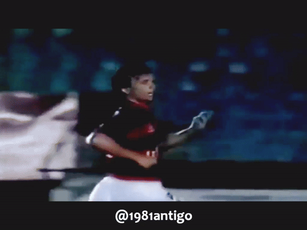 Gaúcho marca de cabeça mais um gol para o Flamengo na goleada por 8x2 sobre o Minerven, na Libertadores 1993