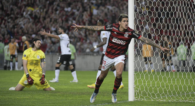 Pedro marca o gol do Flamengo no empate em 1x1 com o Corinthians, na final da Copa do Brasil 2022