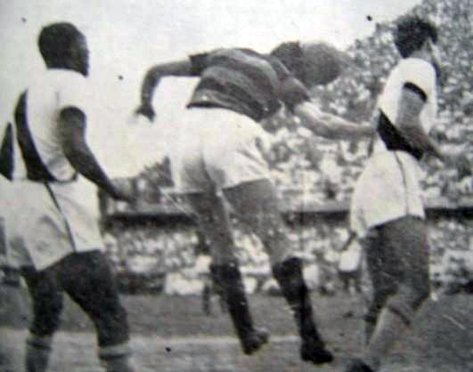 Valido marca de cabeça o gol da vitória do Flamengo por 1x0 sobre o Vasco, o gol do Tricampeonato Carioca de 1944