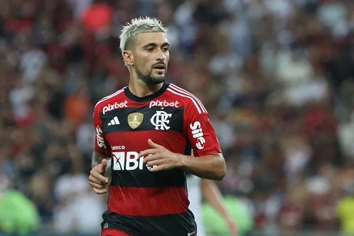 Arrascaeta em campo pelo Flamengo