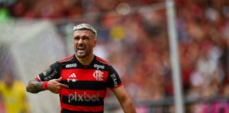 Arrascaeta comemora o 1º gol do Flamengo no 1º jogo da Final da Copa do Brasil 2024