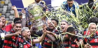 Jogadores do Flamengo festejam a conquista do Pentacampeonato da Copa do Brasil 2024