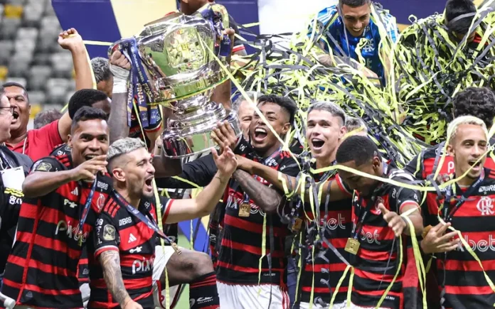 Jogadores do Flamengo festejam a conquista do Pentacampeonato da Copa do Brasil 2024