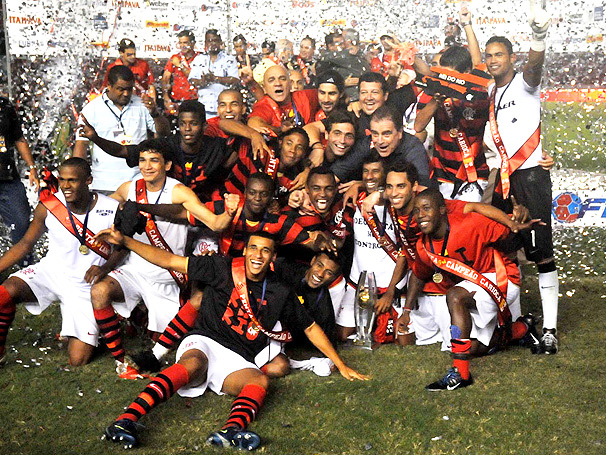 Jogadores do Flamengo festejando o Penta Tricampeonato Carioca 2009