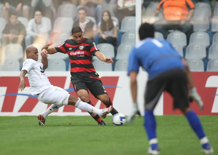 Adriano Imperador no jogo entre Flamengo x Santos na Vila Belmiro em 2009