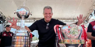 BAP com as Taças da Libertadores e Copa do Brasil