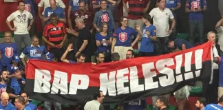 Apoiadores de BAP com a faixa de apoio ao presidente eleito