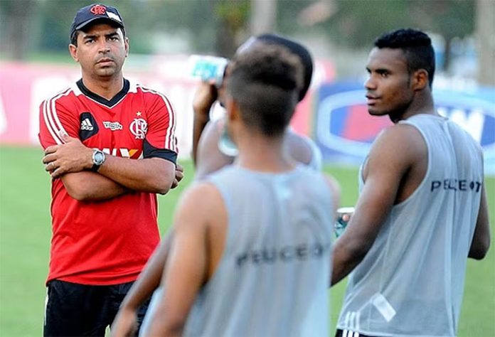 Cleber dos Santos na base do Flamengo