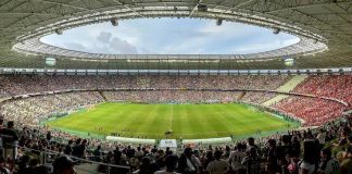 Torcida do Flamengo em peso no Estádio Castelão, em Fortaleza