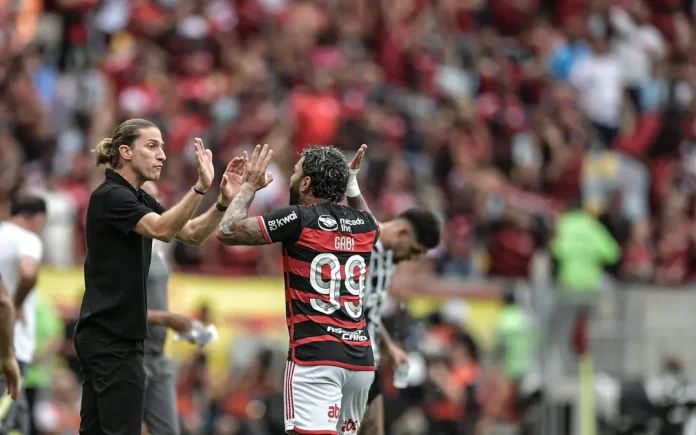 Filipe Luís e Gabigol comemoram gol na Final da Copa do Brasil 2024