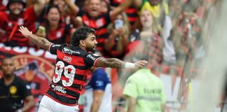 Gabigol comemora o 1º gol do Flamengo contra o Vitória