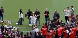 Gabigol recebe homenagens de dirigentes do Flamengo em sua despedida