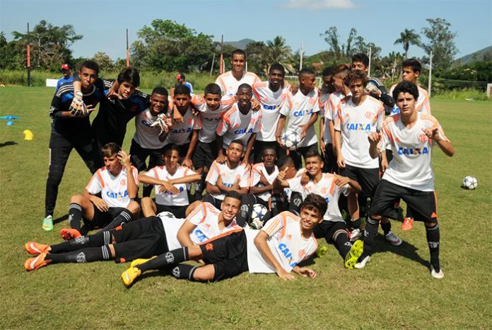 Geração 2000 no sub-15 do Flamengo em 2015