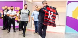 José Boto desembarca no Rio de Janeiro para se apresentar ao Flamengo