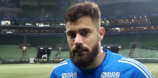 Matheus Cunha goleiro do Flamengo contra o Palmeiras na Copa do Brasil