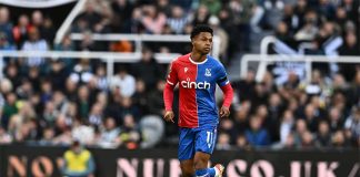 Matheus França em campo pelo Crystal Palace