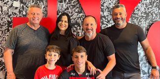 Rafael Couto assina seu primeiro contrato profissional com o Flamengo
