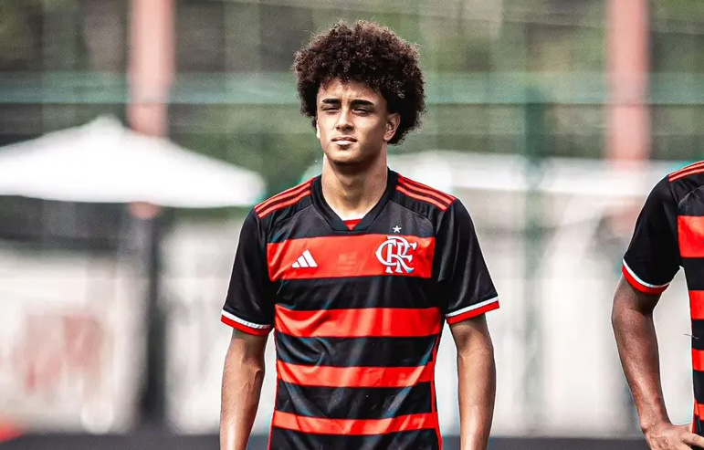Ryan Roberto meia atacante do sub-16 do Flamengo