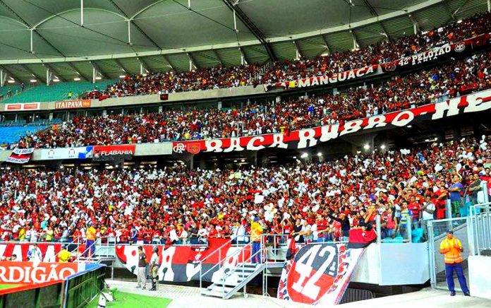Torcida do Flamengo em peso na Fonte Nova, em Salvador