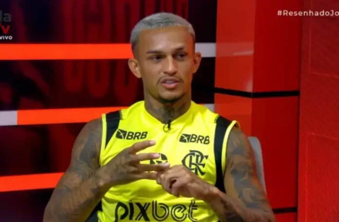 Wesley lateral direito do Flamengo