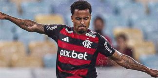 Allan em campo na vitória do Flamengo sobre o Sampaio Corrêa