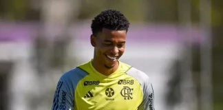 Carlinhos em treino do Flamengo