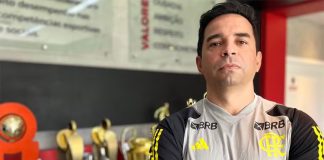 Cleber dos Santos técnico do sub-20 do Flamengo