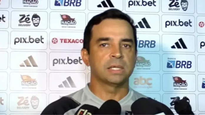 Cleber dos Santos, técnico do Flamengo no Carioca 2025