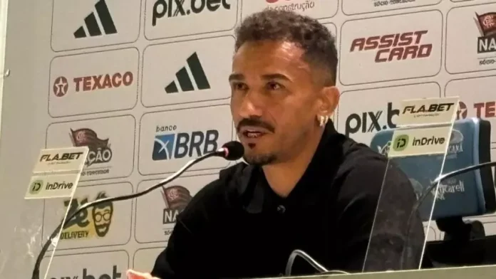 Danilo em sua entrevista coletiva de apresentação no Flamengo