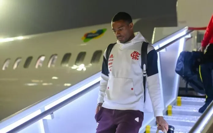 De la Cruz em desembarque do Flamengo