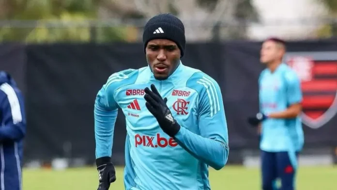 Evertton Araújo em treino do Flamengo 2025