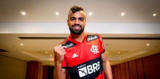 Fabrício Bruno em sua chegada ao Flamengo em fevereiro de 2022