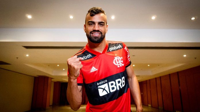 Fabrício Bruno em sua chegada ao Flamengo em fevereiro de 2022