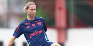 Filipe Luís em mais um treino do Flamengo no Ninho do Urubu
