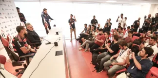 Juninho é apresentado no Flamengo