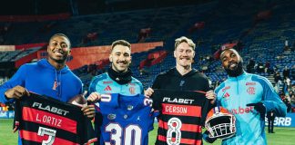 Leo Ortiz e Gerson com jogadores do Florida Gators