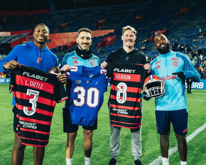 Leo Ortiz e Gerson com jogadores do Florida Gators
