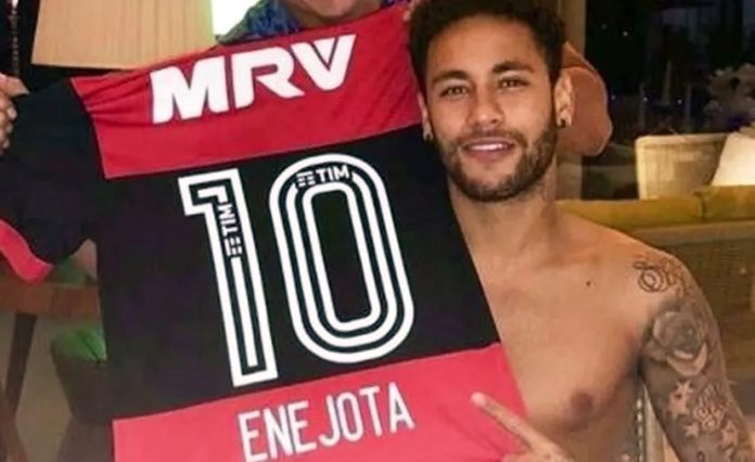 Neymar com a camisa do Flamengo