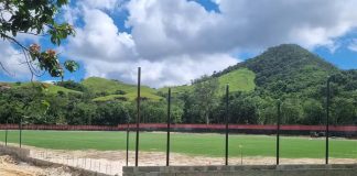 Miniestádio do Flamengo no Ninho do Urubu começa a ganhar forma — Foto: Thiago Lima