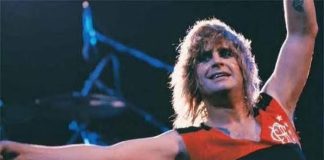 Ozzy Osbourne com a camisa do Flamengo no Rock in Rio 1985