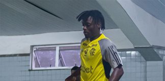 Shola em treino do Flamengo 2025