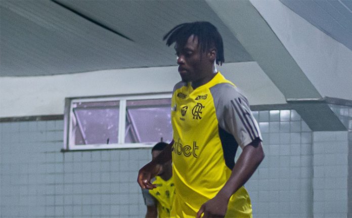 Shola em treino do Flamengo 2025