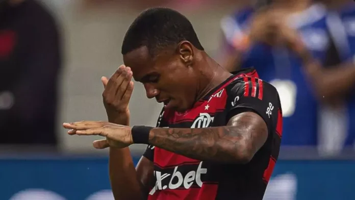 Wallace Yan comemora seu gol na vitória do Flamengo por 2x0 sobre o Sampaio Corrêa