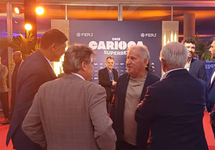 Zico durante o evento de abertura do Campeonato Carioca 2025 — Foto: Vitor Seta
