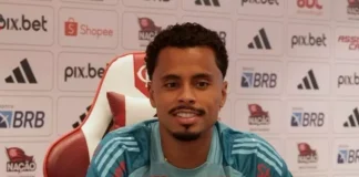 Allan em entrevista coletiva no Flamengo